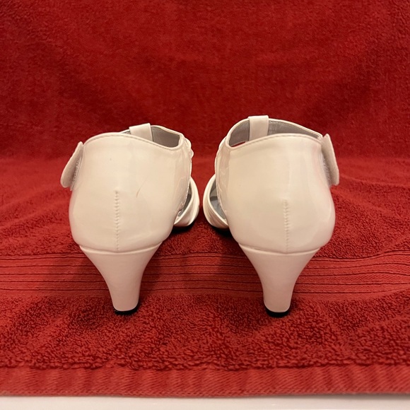 Angel Steps Eva Pump Women’s Shoes; White Patent; Size 7.5 - Picture 10 of 12